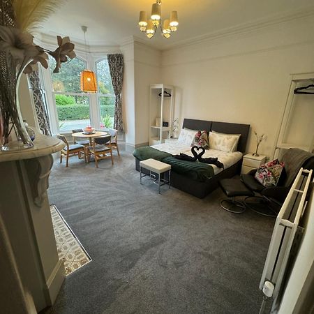2 Bed Ground Floor Apartment, Sleeps 4 With Free Parking Harrogate Dış mekan fotoğraf