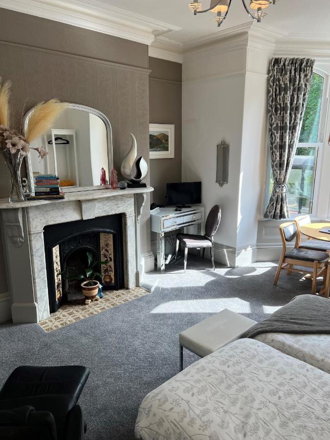 2 Bed Ground Floor Apartment, Sleeps 4 With Free Parking Harrogate Dış mekan fotoğraf