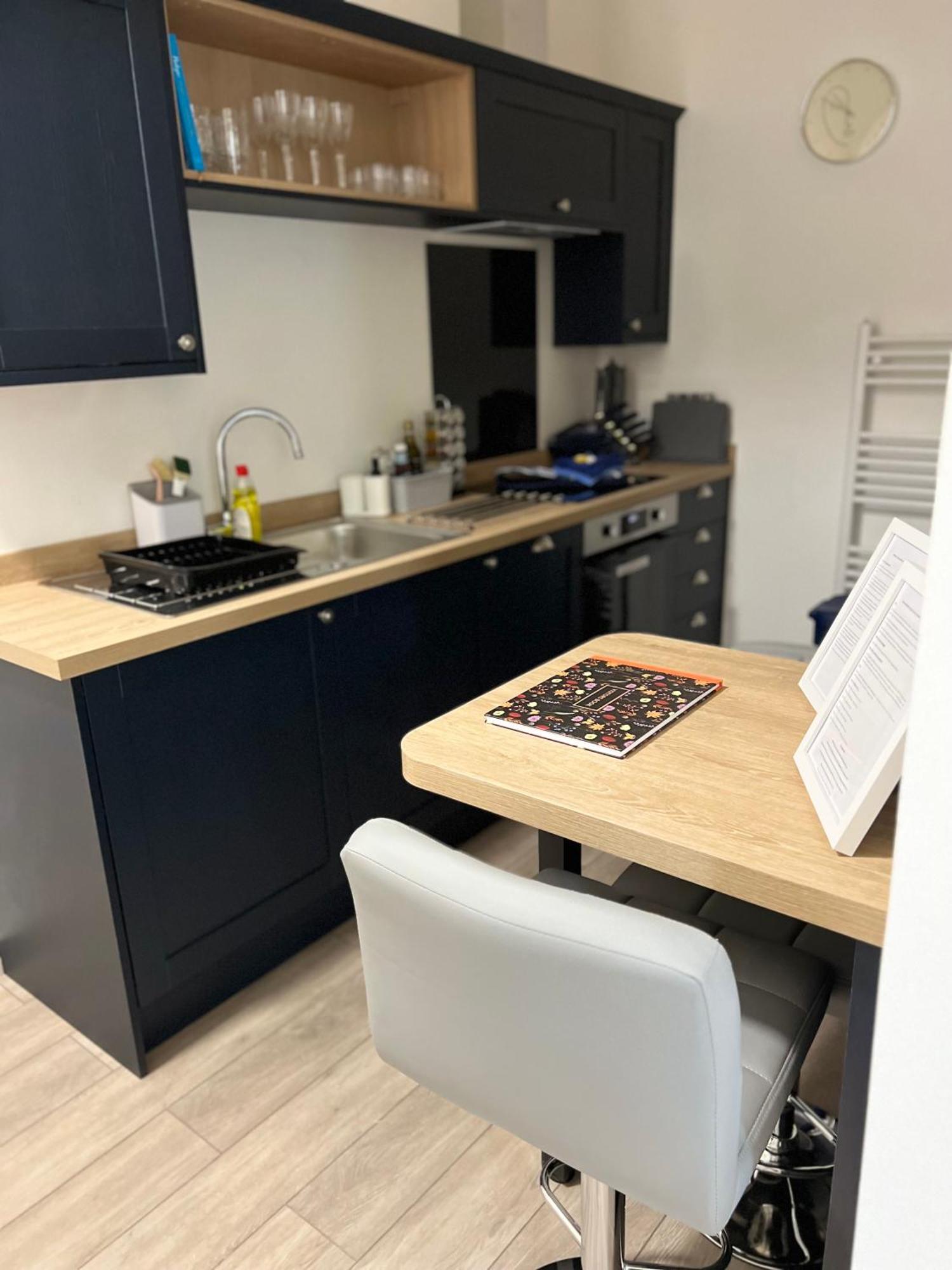 2 Bed Ground Floor Apartment, Sleeps 4 With Free Parking Harrogate Dış mekan fotoğraf